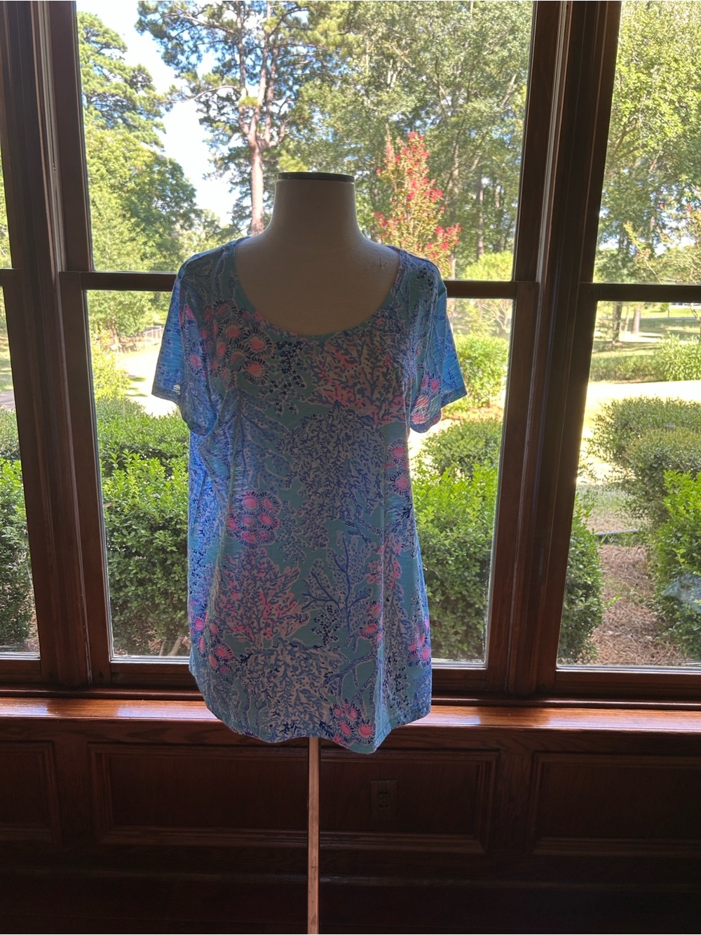 Lilly Pulitzer Top. - Picture 2 of 4